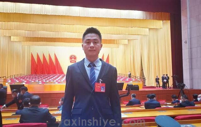 长沙摇钱树娱乐电器工会副主席刘焕林受邀参加市工会第二十一次代表大会(图4) 长沙摇钱树娱乐电器工会副主席刘焕林受邀参加市工会第二十一次代表大会(图4)